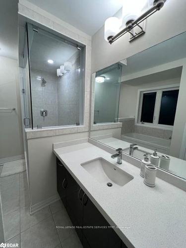 3742 Sunbank Crescent, Severn, ON - Indoor Photo Showing Bathroom