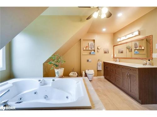 5823 Eighth Line, Hillsburgh, ON - Indoor Photo Showing Bathroom