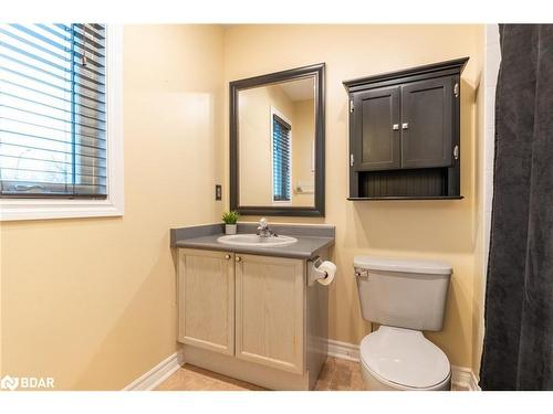 33 Mccullough Avenue, Beeton, ON - Indoor Photo Showing Bathroom