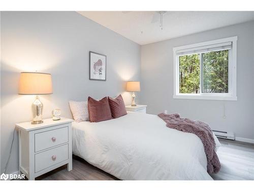 114-23 Dawson Drive, Collingwood, ON - Indoor Photo Showing Bedroom
