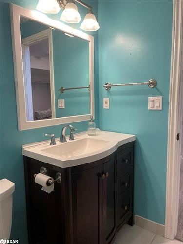 150 Mapleton Avenue, Barrie, ON - Indoor Photo Showing Bathroom