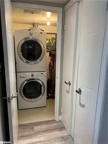 1507-75 Ellen Street, Barrie, ON - Indoor Photo Showing Laundry Room