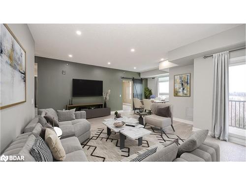 602-5 Chef Lane, Barrie, ON - Indoor Photo Showing Living Room