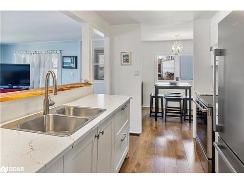 8 Pine Hill Court, Innisfil, ON - Indoor Photo Showing Kitchen With Double Sink