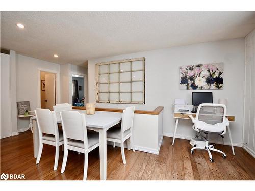 12 Algonquin Trail, Coldwater, ON - Indoor Photo Showing Dining Room