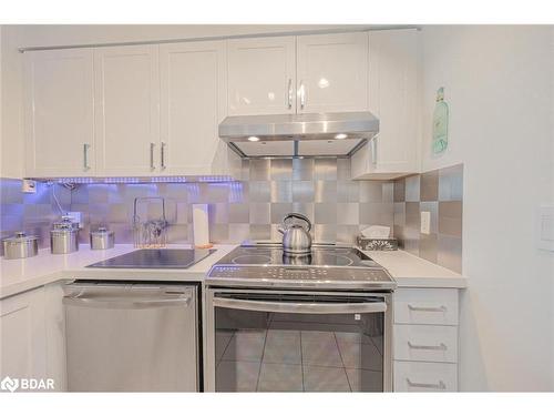 309-150 Dunlop Street E, Barrie, ON - Indoor Photo Showing Kitchen