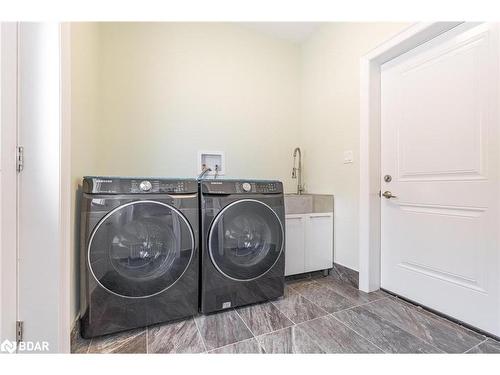 24 Rue Helene, Tiny, ON - Indoor Photo Showing Laundry Room