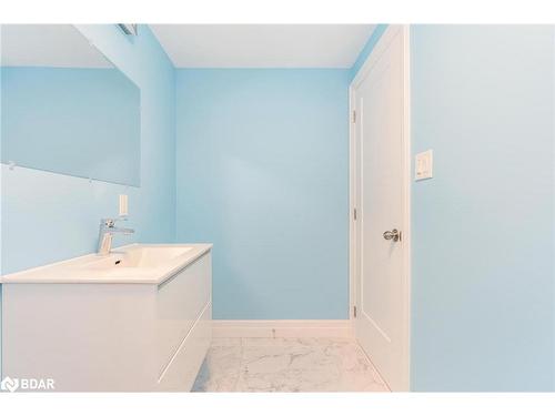 24 Rue Helene, Tiny, ON - Indoor Photo Showing Bathroom