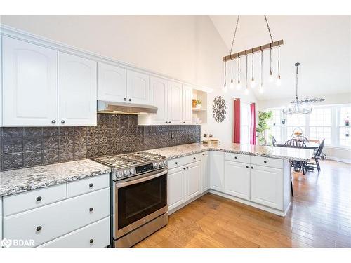 4522 Trent Trail, Washago, ON - Indoor Photo Showing Kitchen With Upgraded Kitchen