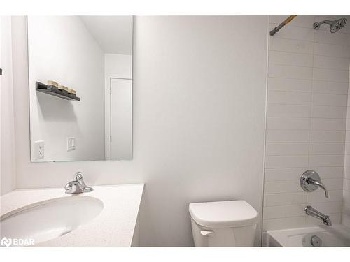 412-430 Essa Road, Barrie, ON - Indoor Photo Showing Bathroom