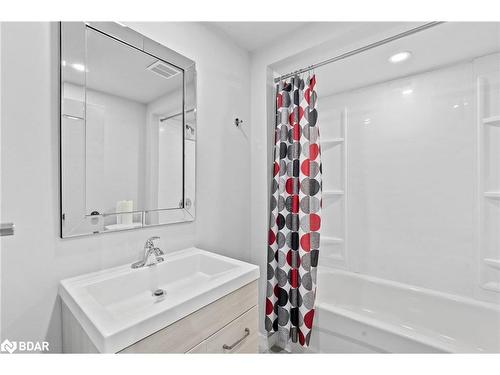 355 Lakeland Cres Crescent, Beaverton, ON - Indoor Photo Showing Bathroom