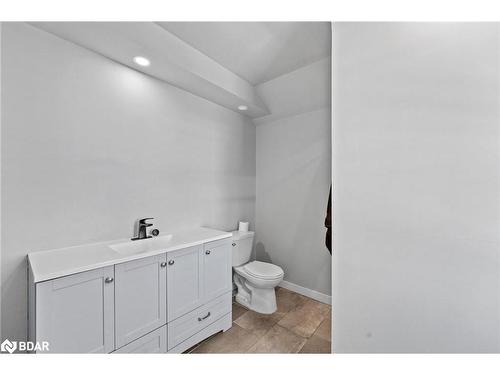 355 Lakeland Cres Crescent, Beaverton, ON - Indoor Photo Showing Bathroom