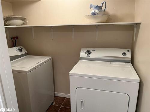 253 Letitia Street, Barrie, ON - Indoor Photo Showing Laundry Room