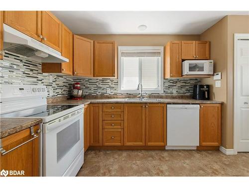 175 Briceland Street, Kingston, ON - Indoor Photo Showing Kitchen With Double Sink