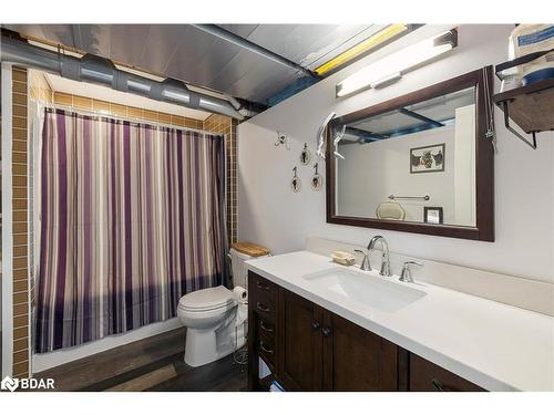175 Briceland Street, Kingston, ON - Indoor Photo Showing Bathroom