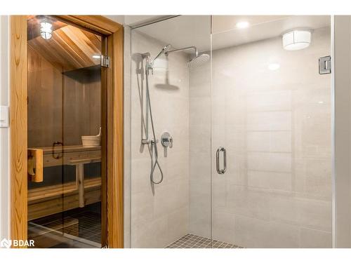 27 & 31 Bay Street, Oro-Medonte, ON - Indoor Photo Showing Bathroom