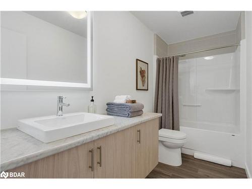 142 Athabaska Road, Barrie, ON - Indoor Photo Showing Bathroom