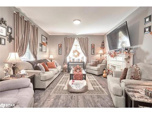 308 Park Street, Victoria Harbour, ON - Indoor Photo Showing Living Room