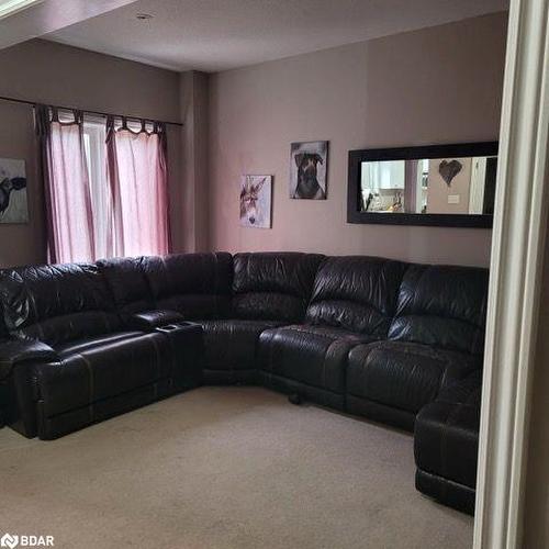 39 Penvill Trail, Barrie, ON - Indoor Photo Showing Living Room