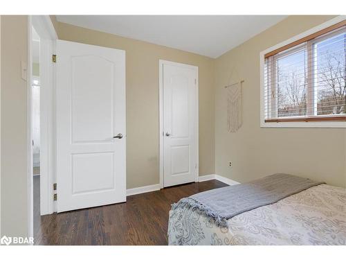 307 Scott Street, Midland, ON - Indoor Photo Showing Bedroom