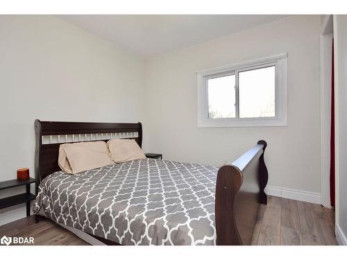33 Shelley Dr, Little Britain, ON - Indoor Photo Showing Bedroom