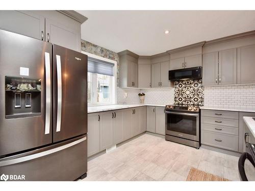 15 Cardinal Court, Victoria Harbour, ON - Indoor Photo Showing Kitchen With Upgraded Kitchen