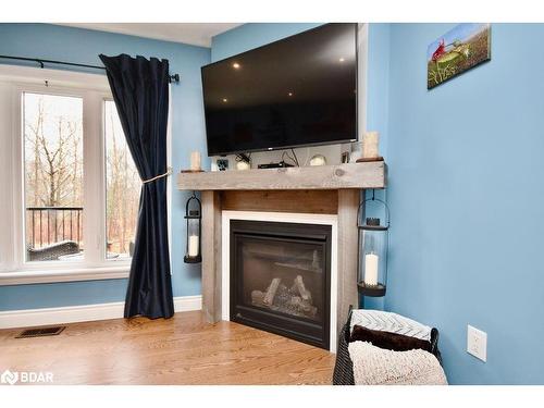 15 Cardinal Court, Victoria Harbour, ON - Indoor Photo Showing Living Room With Fireplace