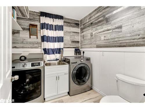12 Pine Ridge Trail, Oro-Medonte, ON - Indoor Photo Showing Laundry Room