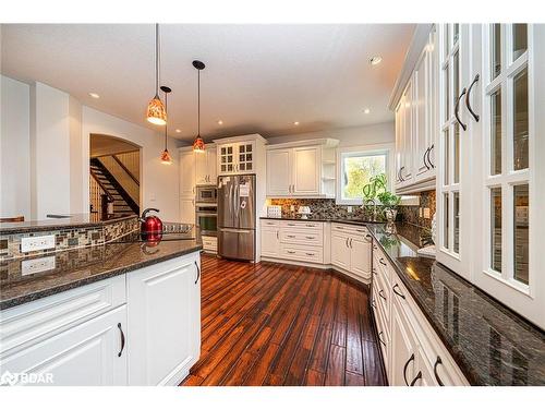 21 Old Mill Road, Burford, ON - Indoor Photo Showing Kitchen With Upgraded Kitchen