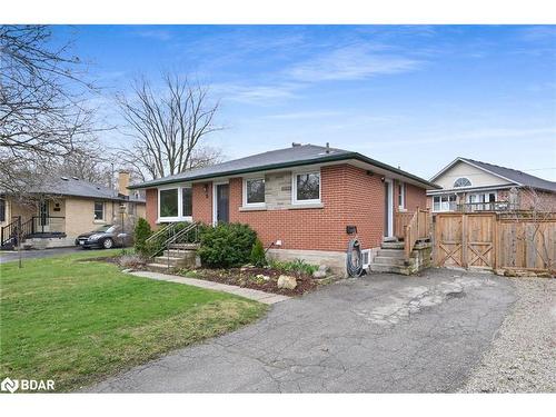 15 Robertson Drive, Guelph, ON - Outdoor