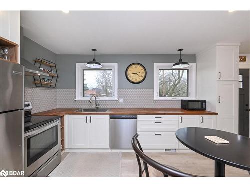 15 Robertson Drive, Guelph, ON - Indoor Photo Showing Kitchen With Stainless Steel Kitchen