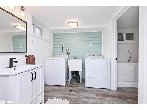 15 Robertson Drive, Guelph, ON - Indoor Photo Showing Laundry Room