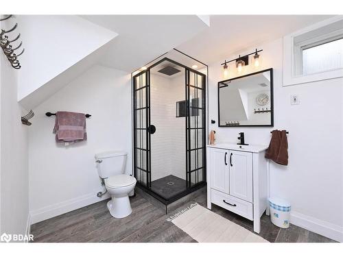 15 Robertson Drive, Guelph, ON - Indoor Photo Showing Bathroom