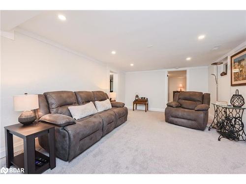 15 Robertson Drive, Guelph, ON - Indoor Photo Showing Living Room