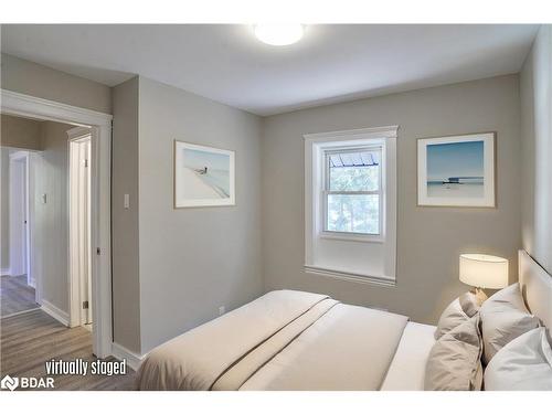 279 Matchedash Street N, Orillia, ON - Indoor Photo Showing Bedroom