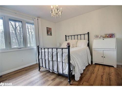 1850 Confederation Drive, Severn, ON - Indoor Photo Showing Bedroom