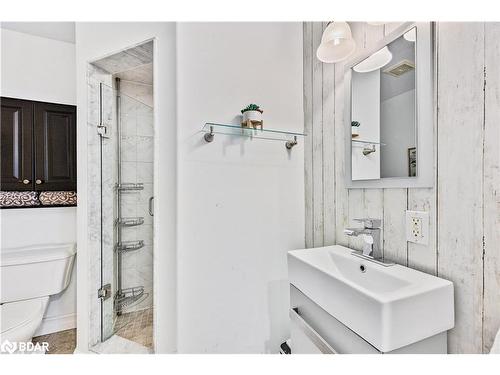 91 Cumming Drive, Barrie, ON - Indoor Photo Showing Bathroom