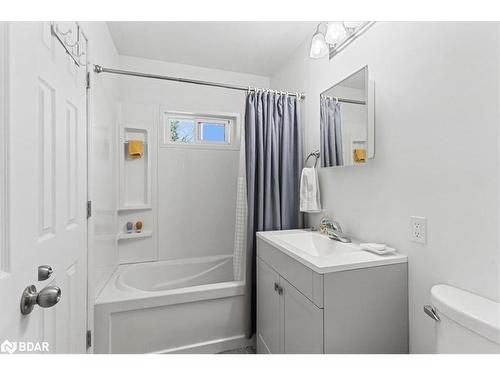 211 Bobcaygeon Road, Minden, ON - Indoor Photo Showing Bathroom