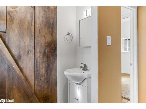 211 Bobcaygeon Road, Minden, ON - Indoor Photo Showing Bathroom