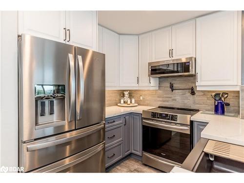 302-6 Toronto Street, Barrie, ON - Indoor Photo Showing Kitchen With Stainless Steel Kitchen With Upgraded Kitchen