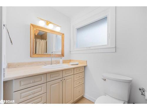 10 Shoreview Drive, Barrie, ON - Indoor Photo Showing Bathroom