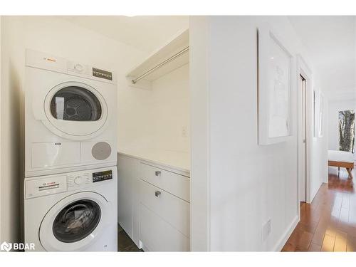 10 Shoreview Drive, Barrie, ON - Indoor Photo Showing Laundry Room