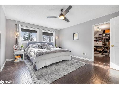 101 Highland Drive, Oro-Medonte, ON - Indoor Photo Showing Bedroom