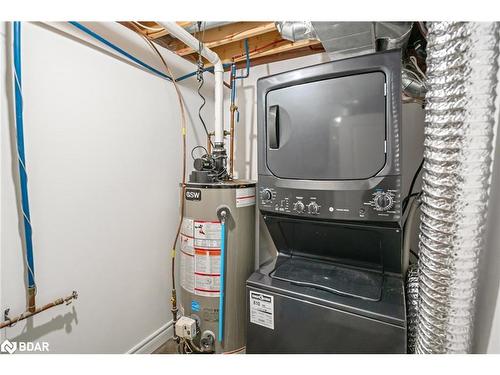 Lower-7211 Lionshead Avenue, Niagara Falls, ON - Indoor Photo Showing Laundry Room