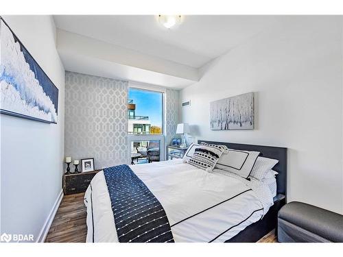 B317-271 Sea Ray Avenue, Innisfil, ON - Indoor Photo Showing Bedroom