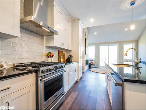 142 Harrison St Street, Elora, ON - Indoor Photo Showing Kitchen With Stainless Steel Kitchen With Upgraded Kitchen