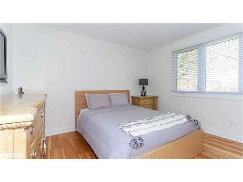 134 Switzer Street, New Lowell, ON - Indoor Photo Showing Bedroom