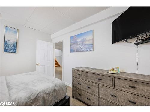 786 Chestnut Street, Innisfil, ON - Indoor Photo Showing Bedroom