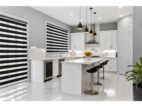 3009 Mcrobbie Crescent, Windsor, ON - Indoor Photo Showing Kitchen With Upgraded Kitchen