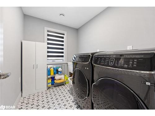 3009 Mcrobbie Crescent, Windsor, ON - Indoor Photo Showing Laundry Room